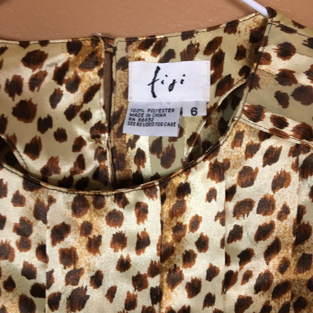 VINTAGE / Cheetah Print + Gold Blouse - Picture 4 of 7